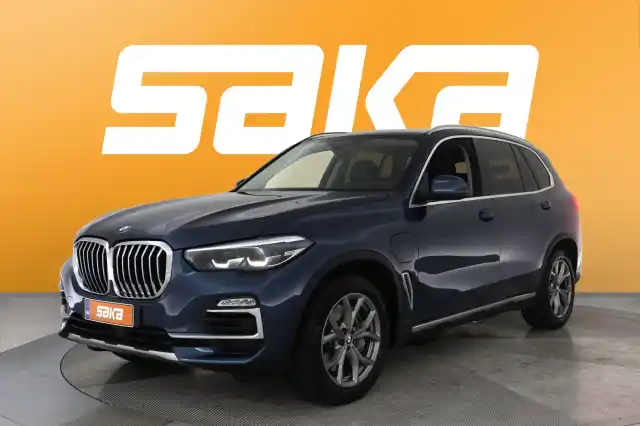 Sininen Maastoauto, BMW X5 – VAR-49672