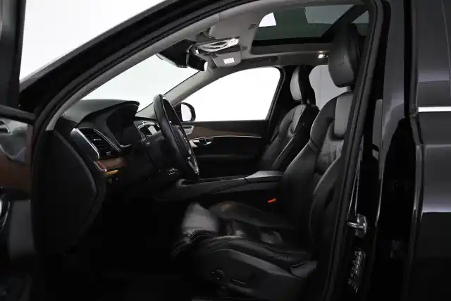 Harmaa Maastoauto, Volvo XC90 – VAR-49933