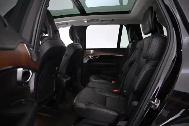 Harmaa Maastoauto, Volvo XC90 – VAR-49933
