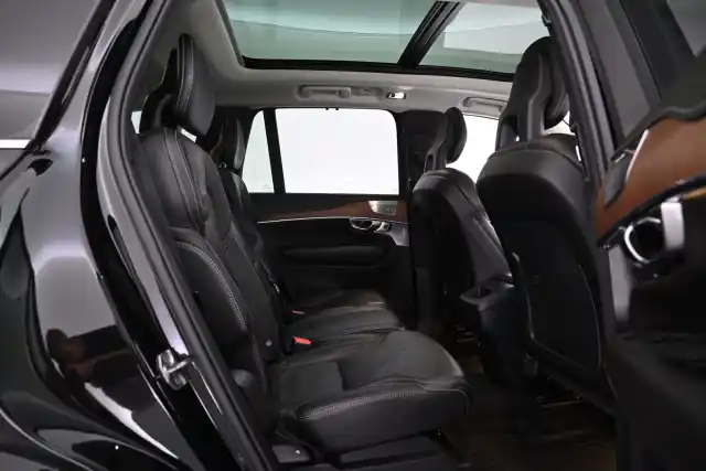 Harmaa Maastoauto, Volvo XC90 – VAR-49933