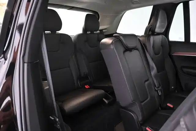 Harmaa Maastoauto, Volvo XC90 – VAR-49933