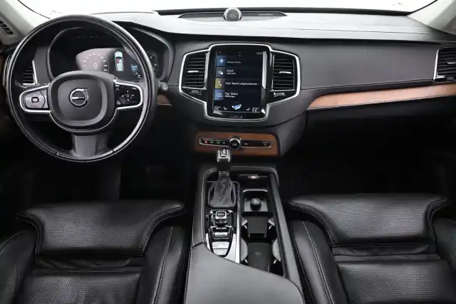 Harmaa Maastoauto, Volvo XC90 – VAR-49933