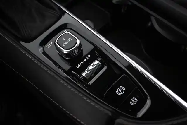 Harmaa Maastoauto, Volvo XC90 – VAR-49933