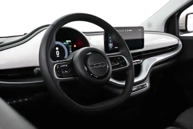 valkoinen Viistoperä, Fiat 500e – VAR-50051