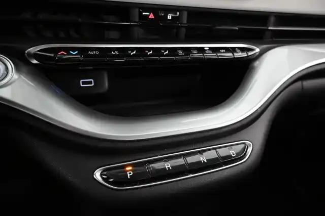 valkoinen Viistoperä, Fiat 500e – VAR-50051