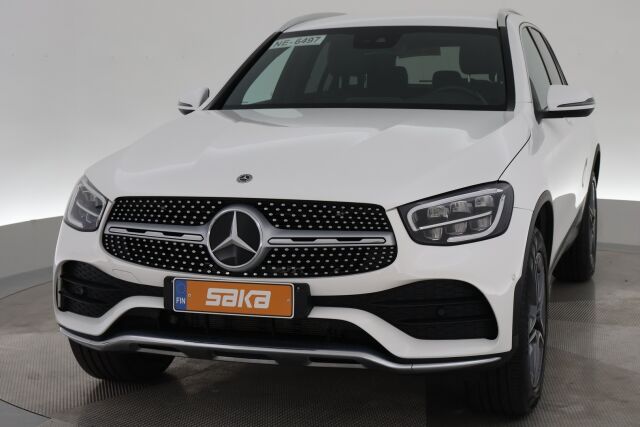 Valkoinen Maastoauto, Mercedes-Benz GLC – VAR-50308