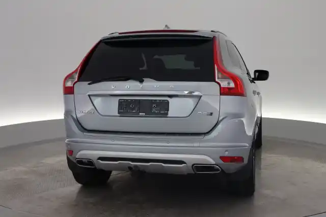 Harmaa Maastoauto, Volvo XC60 – VAR-50883