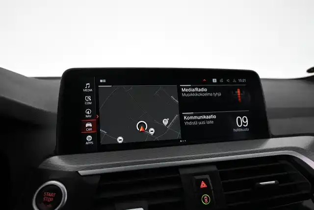 Valkoinen Maastoauto, BMW X3 – VAR-50895