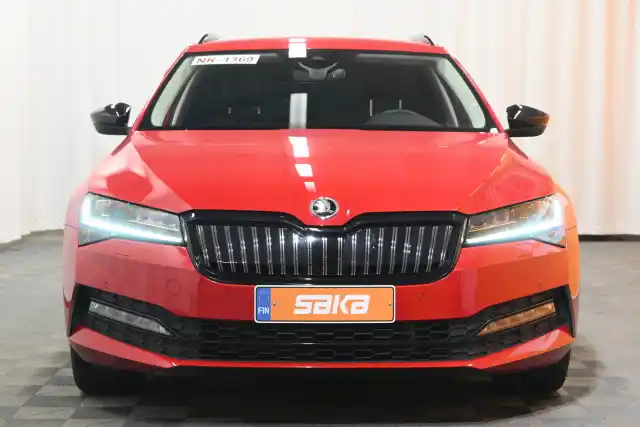 Punainen Farmari, Skoda Superb – VAR-50963