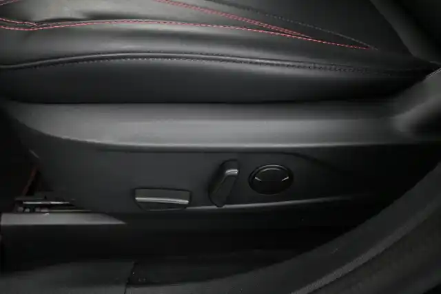 Musta Maastoauto, Ford Mustang Mach-E – VAR-50971