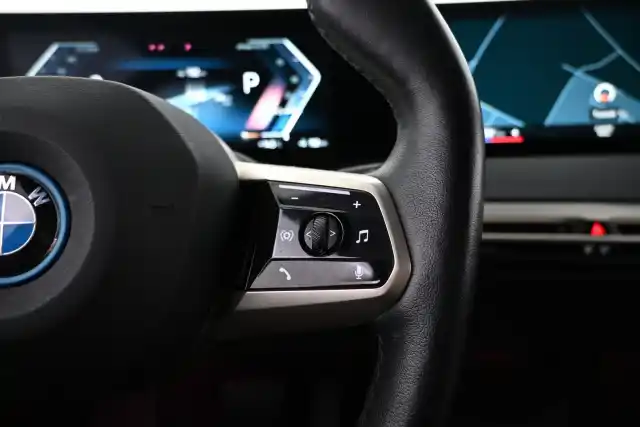 Harmaa Maastoauto, BMW iX – VAR-51109