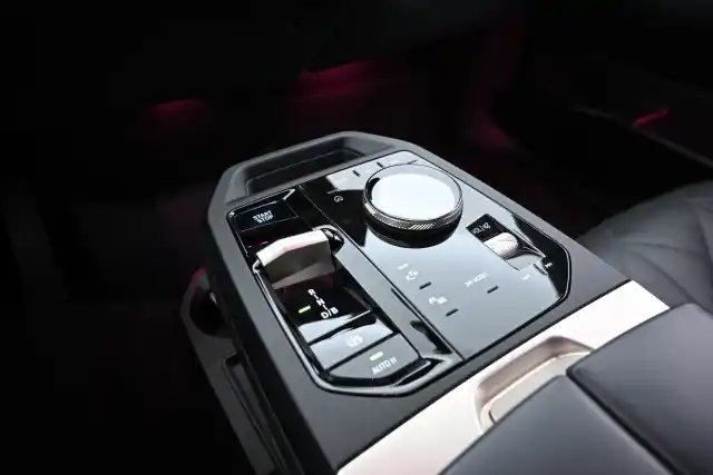 Harmaa Maastoauto, BMW iX – VAR-51109