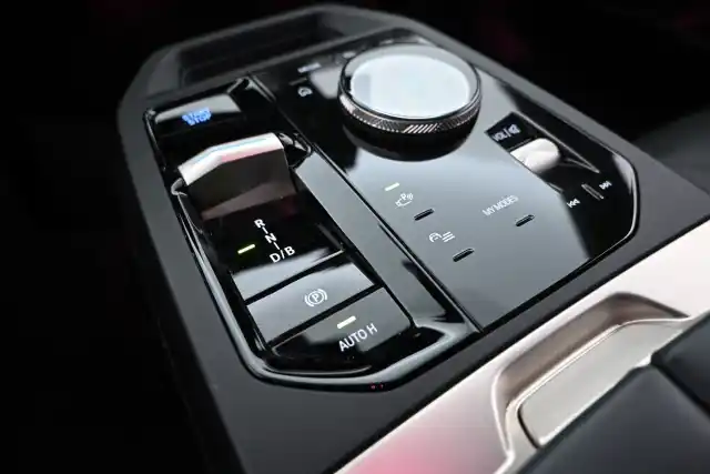 Harmaa Maastoauto, BMW iX – VAR-51109