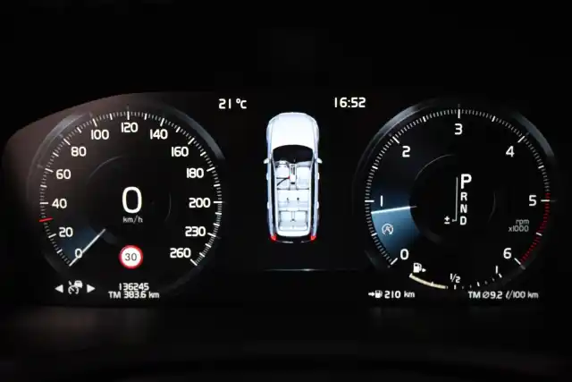 Musta Maastoauto, Volvo XC90 – VAR-51111