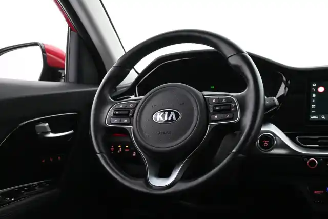 Punainen Maastoauto, Kia Niro Electric – VAR-51155