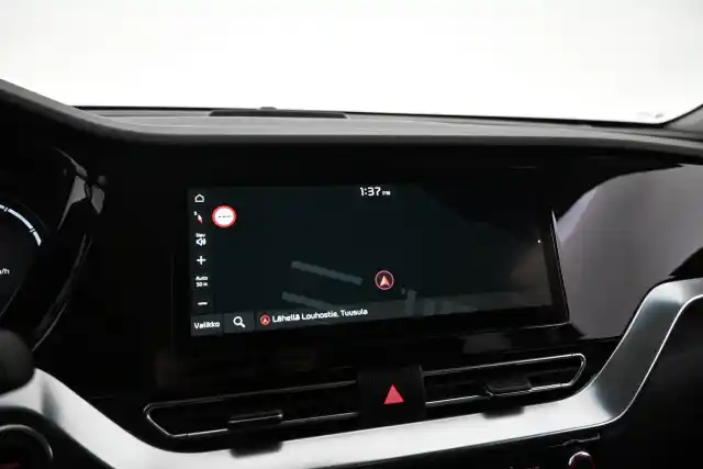 Punainen Maastoauto, Kia Niro Electric – VAR-51155