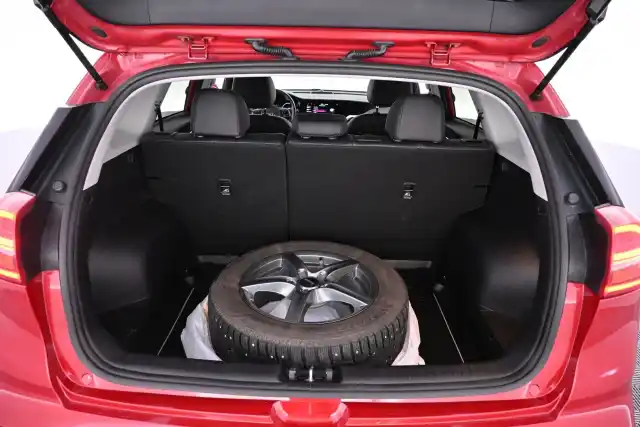 Punainen Maastoauto, Kia Niro Electric – VAR-51155
