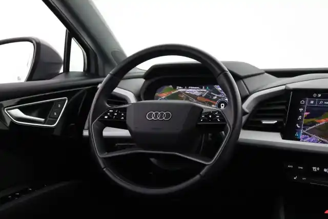 Harmaa Maastoauto, Audi Q4 e-tron – VAR-51261