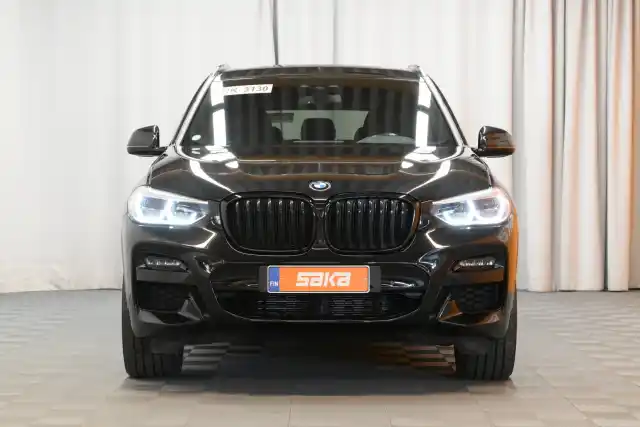 Musta Maastoauto, BMW X3 – VAR-51388