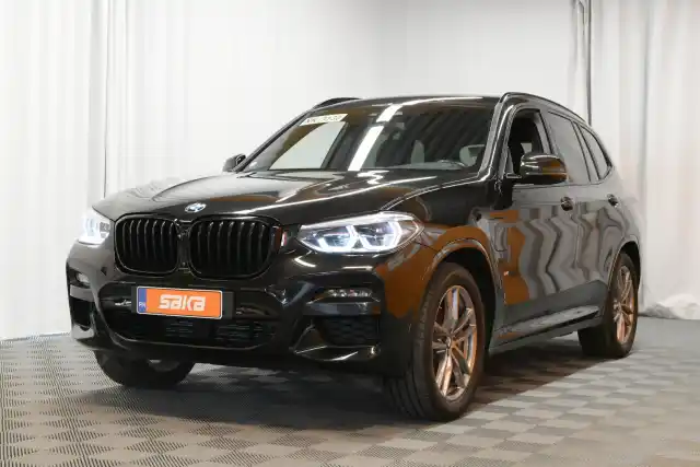 Musta Maastoauto, BMW X3 – VAR-51388