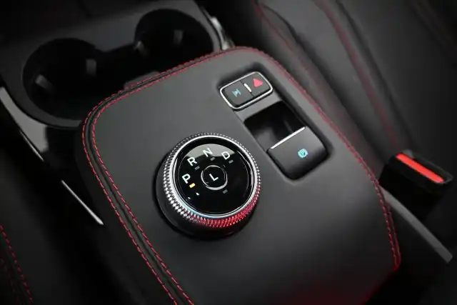 Musta Maastoauto, Ford Mustang Mach-E – VAR-51453