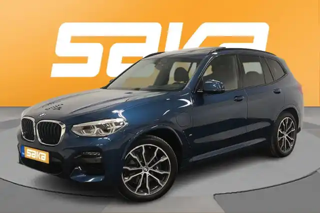 Sininen Maastoauto, BMW X3 – VAR-51917