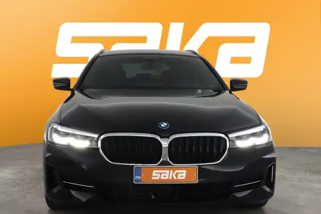 Musta Farmari, BMW 530 – VAR-51958