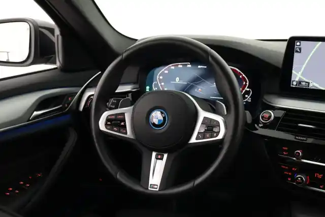 Musta Farmari, BMW 530 – VAR-51958
