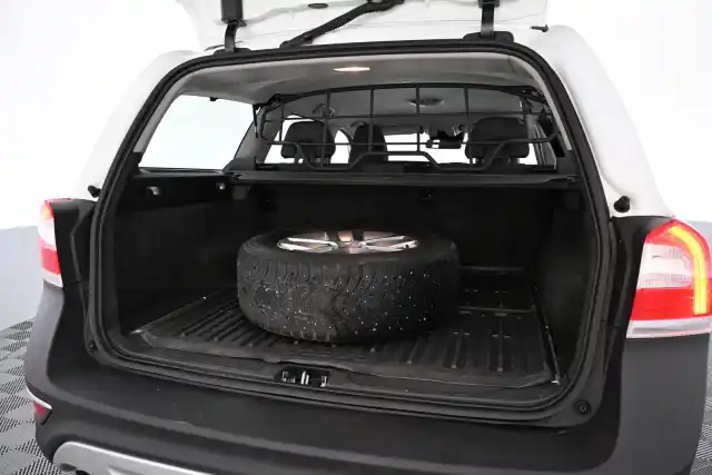 Valkoinen Farmari, Volvo XC70 – VAR-52025