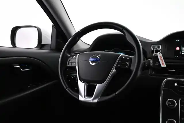 Valkoinen Farmari, Volvo XC70 – VAR-52025