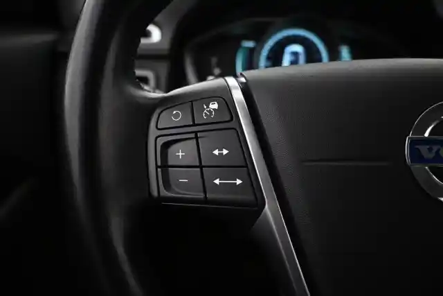 Valkoinen Farmari, Volvo XC70 – VAR-52025