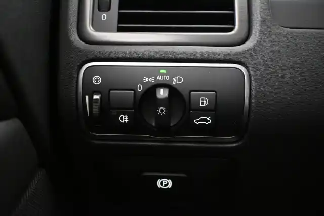 Valkoinen Farmari, Volvo XC70 – VAR-52025