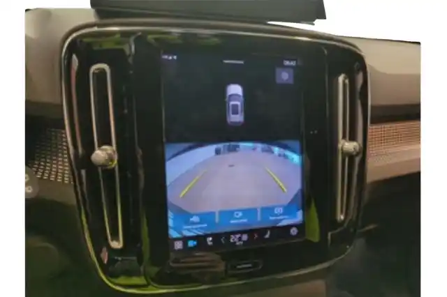 Musta Maastoauto, Volvo XC40 – VAR-52097