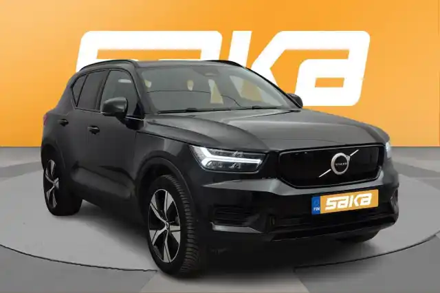 Musta Maastoauto, Volvo XC40 – VAR-52097