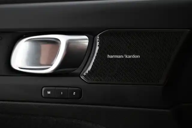 Sininen Maastoauto, Volvo XC40 – VAR-52138