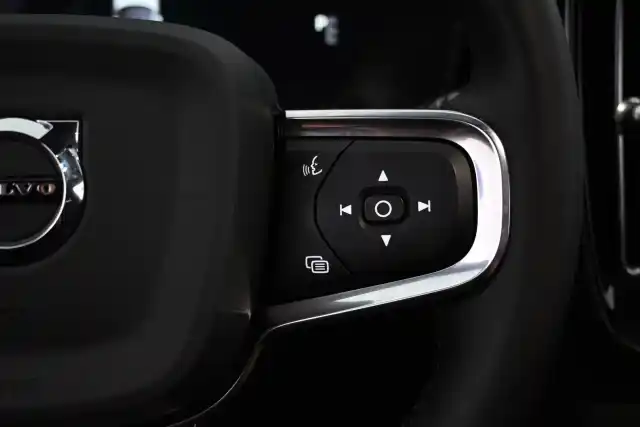 Sininen Maastoauto, Volvo XC40 – VAR-52138