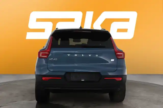Sininen Maastoauto, Volvo XC40 – VAR-52138