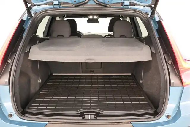 Sininen Maastoauto, Volvo XC40 – VAR-52138