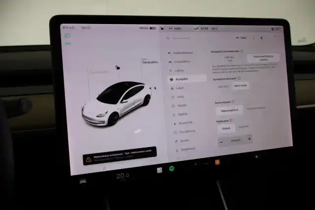 Valkoinen Sedan, Tesla Model 3 – VAR-52274
