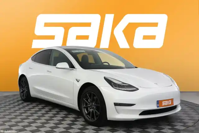 Valkoinen Sedan, Tesla Model 3 – VAR-52274