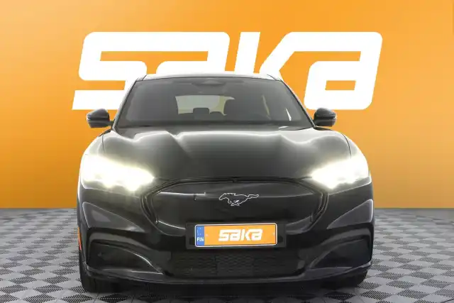Musta Maastoauto, Ford Mustang Mach-E – VAR-52420