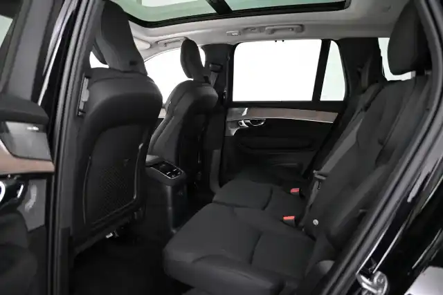 Musta Maastoauto, Volvo XC90 – VAR-52568