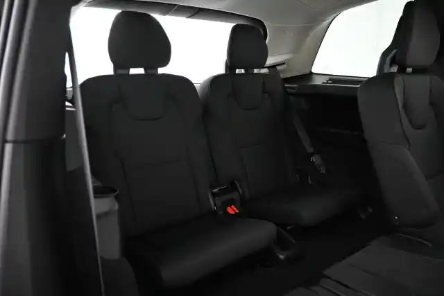 Musta Maastoauto, Volvo XC90 – VAR-52568