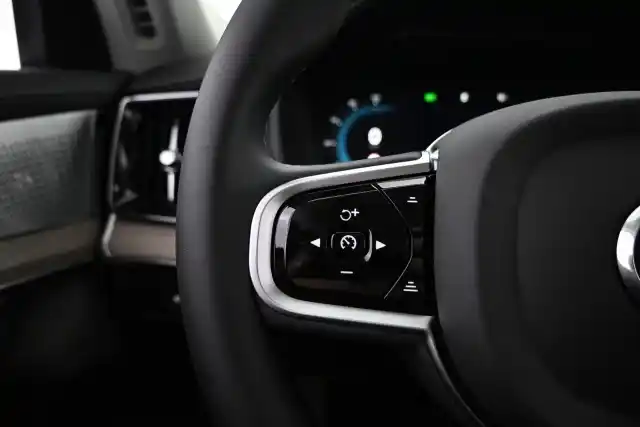 Musta Maastoauto, Volvo XC90 – VAR-52568
