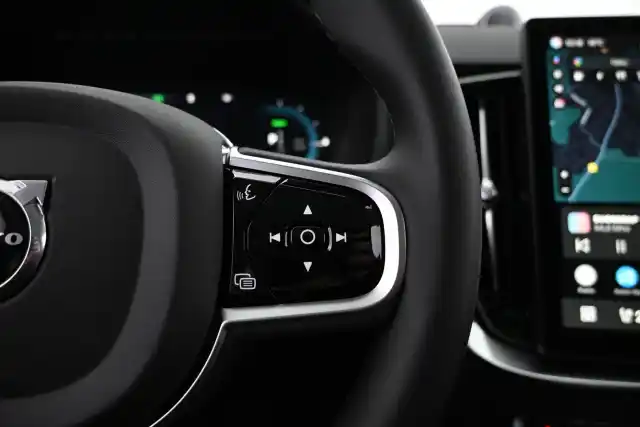 Musta Maastoauto, Volvo XC90 – VAR-52568