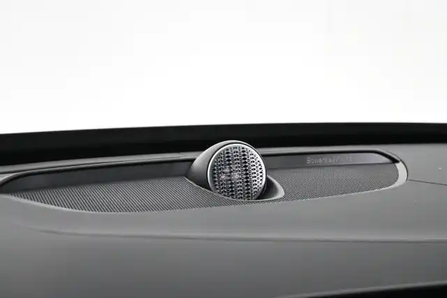 Musta Maastoauto, Volvo XC90 – VAR-52568