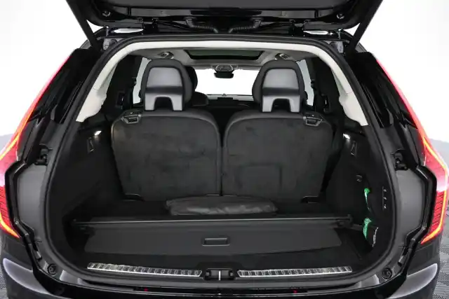 Musta Maastoauto, Volvo XC90 – VAR-52568