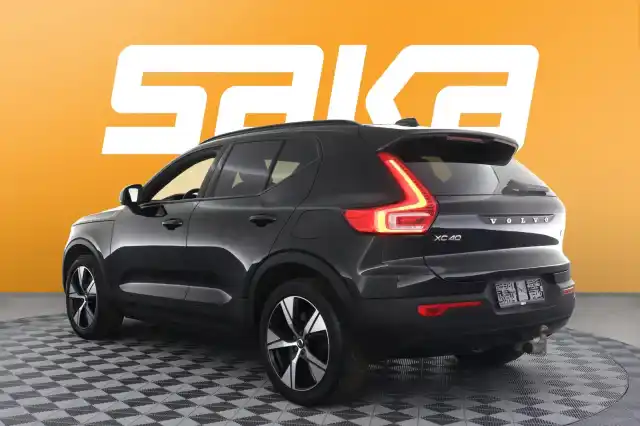 Musta Maastoauto, Volvo XC40 – VAR-52593