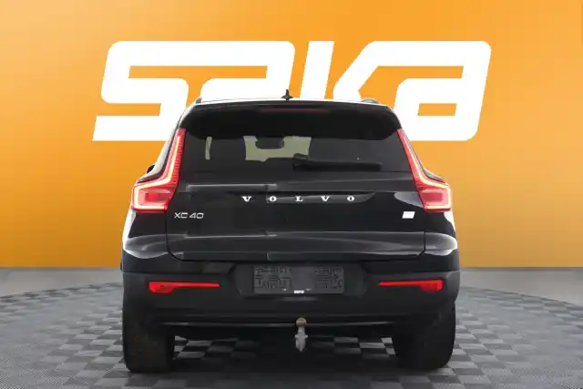 Musta Maastoauto, Volvo XC40 – VAR-52593