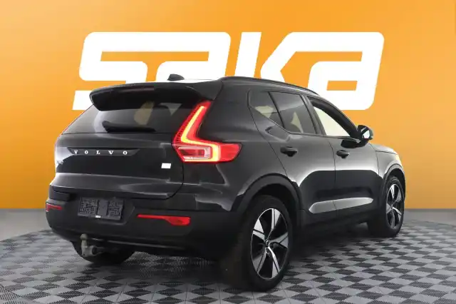 Musta Maastoauto, Volvo XC40 – VAR-52593